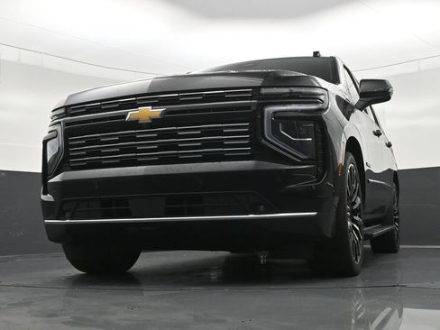 Used 2025 Chevrolet Tahoe High Country AWD/4WD image 25