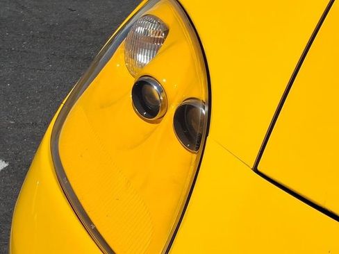 Used 2005 Chevrolet Corvette Convertible w/ Preferred Equipment Group RWD image 10