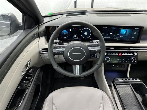 New 2025 Hyundai Tucson Limited image 26