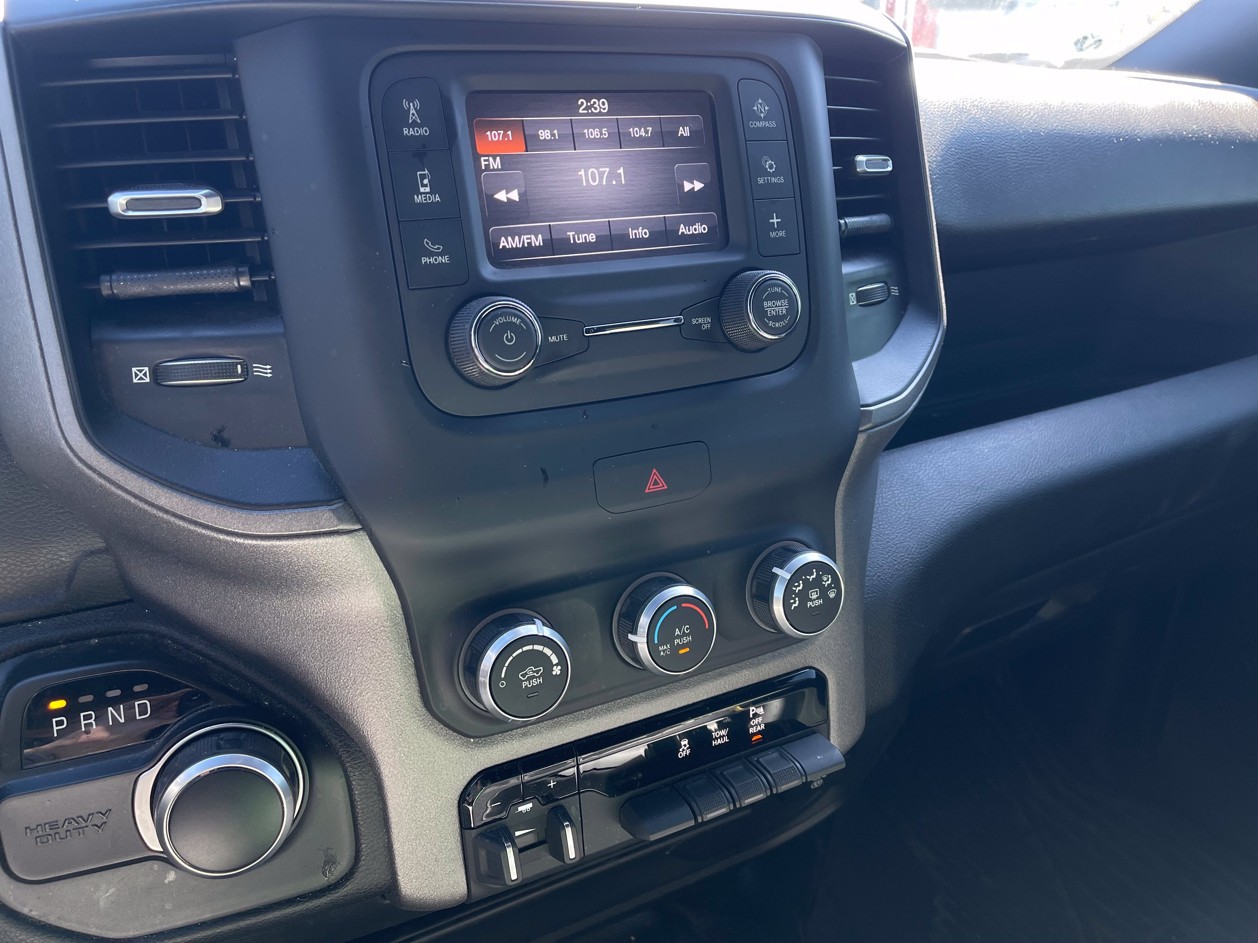 Used 2022 RAM 2500 Tradesman w/ Chrome Appearance Group AWD/4WD image 11