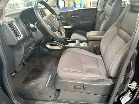 Used 2023 Nissan Frontier SV w/ Technology Package AWD/4WD image 5