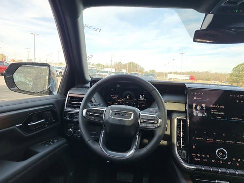 New 2026 GMC Yukon Denali w/ Sun & Power Step Package image 11