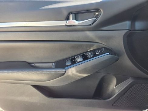 Used 2023 Nissan Altima 2.5 SV image 22