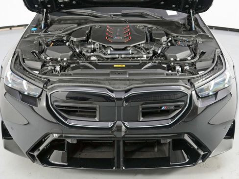 Used 2025 BMW M5 w/ Carbon Package image 8