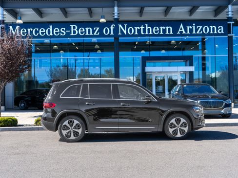 Used 2025 Mercedes-Benz GLB 250 image 1