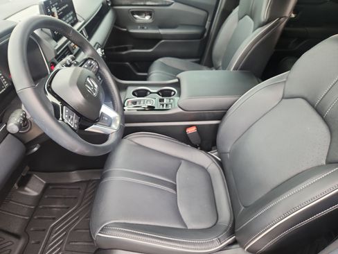 Used 2025 Honda Pilot Elite image 9
