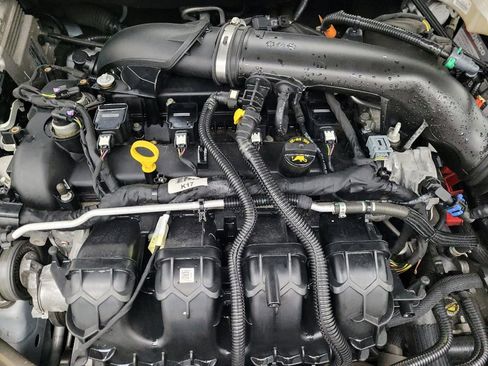 Used 2020 Ford Fusion SE image 30