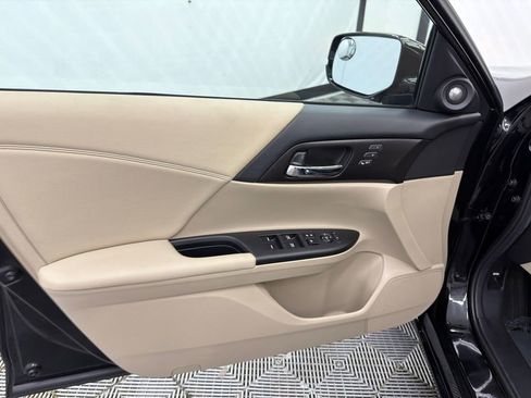 Used 2015 Honda Accord EX-L image 11