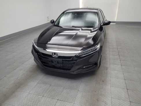 Used 2018 Honda Accord Touring image 15