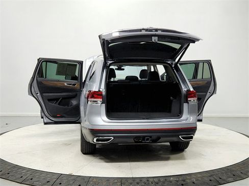 Used 2024 Volkswagen Atlas SE image 14