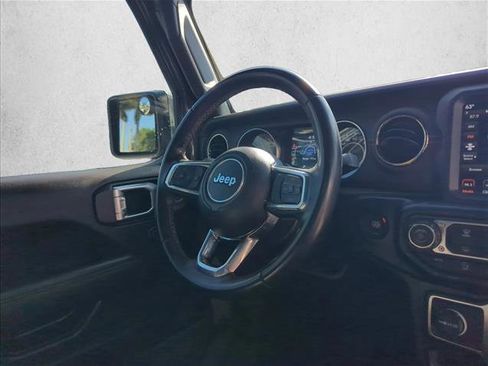 Used 2022 Jeep Gladiator Overland AWD/4WD image 29