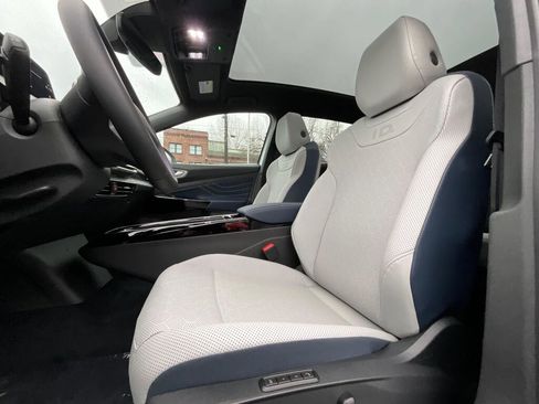New 2026 Volkswagen ID.4 Pro S Plus image 11