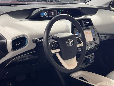Used 2017 Toyota Prius Four image 15