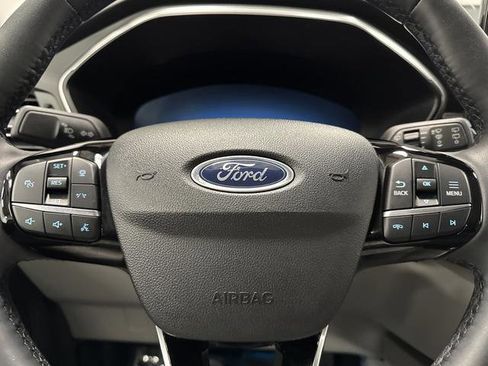 Used 2023 Ford Escape SE w/ PHEV Premium Package image 17