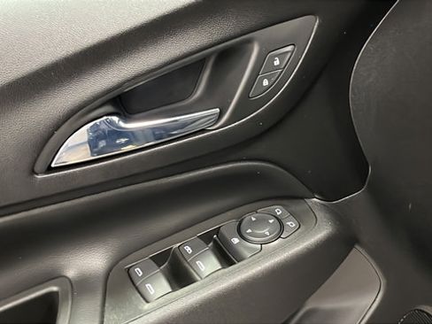 Used 2020 Chevrolet Equinox LT AWD/4WD image 21
