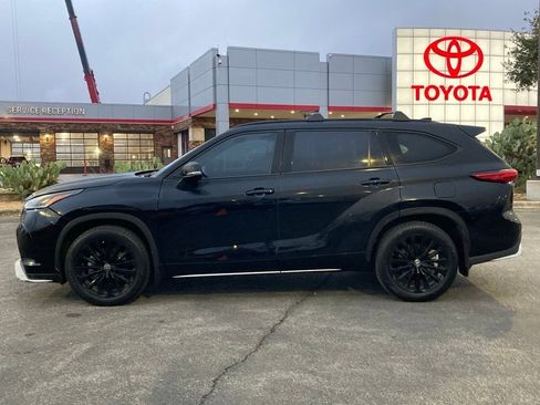 Used 2023 Toyota Highlander XSE image 8