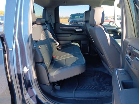 Used 2023 Chevrolet Silverado 1500 LTZ image 25