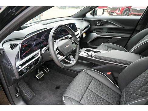 New 2026 Cadillac Lyriq V image 18