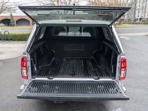 Used 2019 Nissan Frontier SV image 8