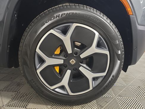 Used 2024 Rivian R1S Adventure AWD/4WD image 12
