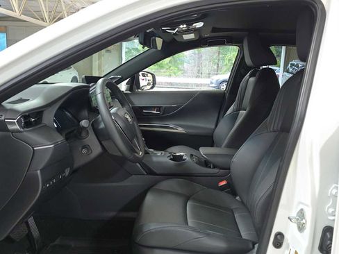 Used 2024 Toyota Venza Limited image 20