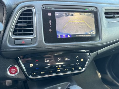 Used 2018 Honda HR-V EX image 19