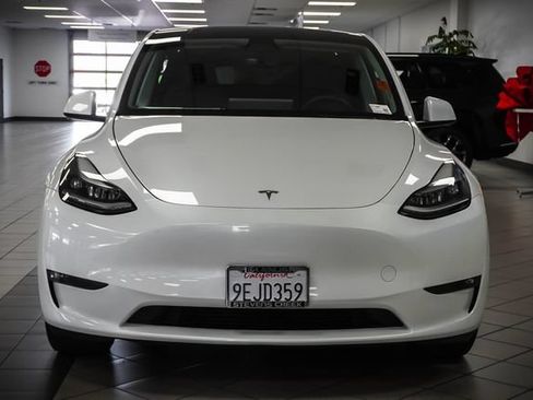 Used 2023 Tesla Model Y Long Range AWD/4WD image 4