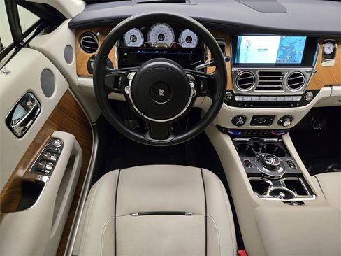 Certified 2016 Rolls-Royce Wraith image 16