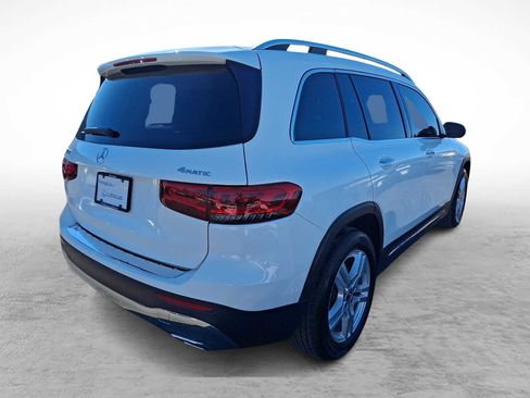Used 2022 Mercedes-Benz GLB 250 4MATIC image 4