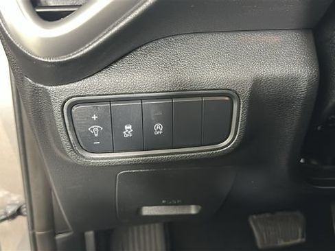 Used 2024 Kia Soul LX w/ Option Group 015 FWD image 19
