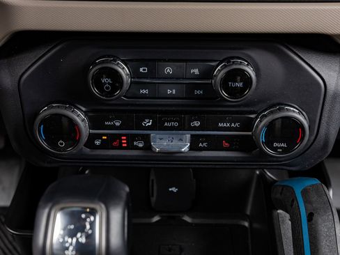 Used 2023 Ford Bronco Wildtrak image 26