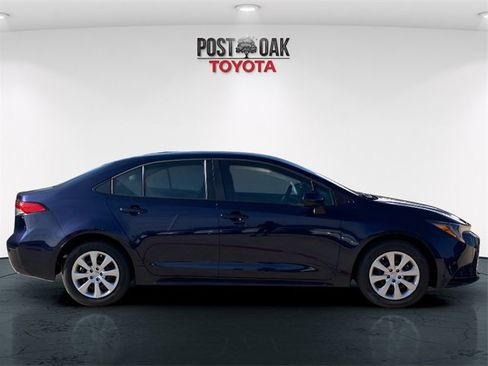 Used 2025 Toyota Corolla LE image 8
