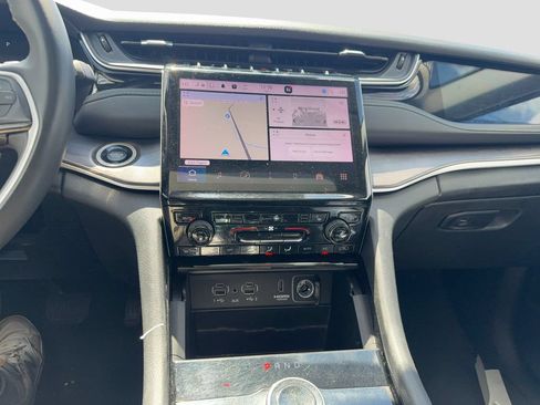 Used 2023 Jeep Grand Cherokee 4WD 4xe image 21