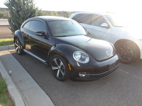 Used 2013 Volkswagen Beetle 2.0T FWD image 2