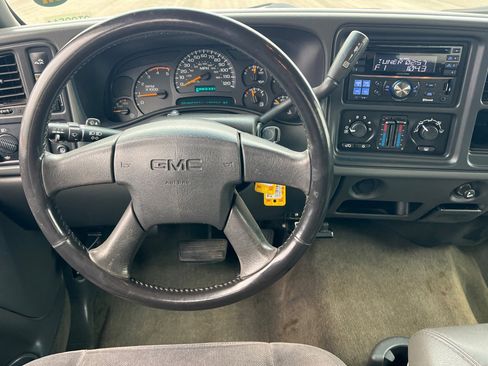 Used 2005 GMC Sierra 2500 SLE w/ Heavy-Duty Power Package image 11