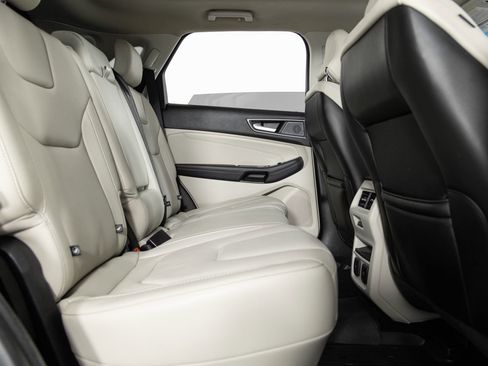 Used 2019 Ford Edge Titanium w/ Equipment Group 301A image 23