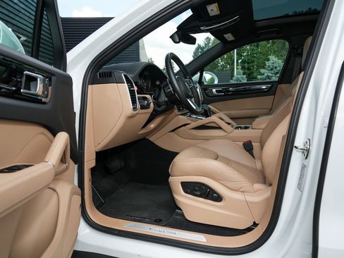 Certified 2022 Porsche Cayenne Coupe AWD/4WD image 19