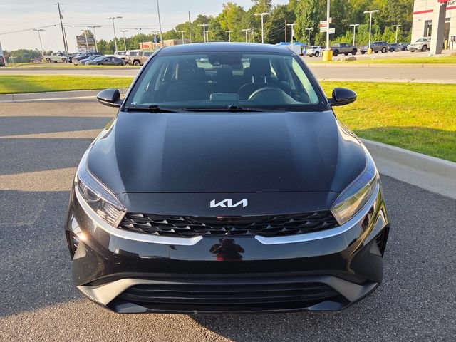 Used 2023 Kia Forte LXS FWD image 2