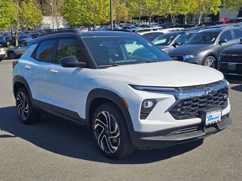 New 2026 Chevrolet TrailBlazer RS w/ Convenience Package AWD/4WD image 3