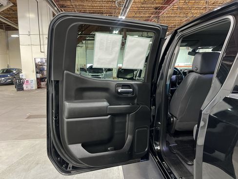 Used 2020 Chevrolet Silverado 1500 Custom w/ Custom Value Package AWD/4WD image 24