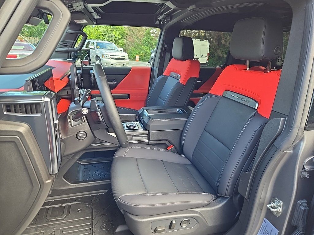 Used 2026 GMC Hummer EV 4x4 Crew Cab w/ Carbon Fiber Edition Package image 14