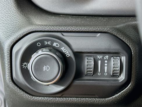 Used 2022 Jeep Wrangler Unlimited Sport AWD/4WD image 16