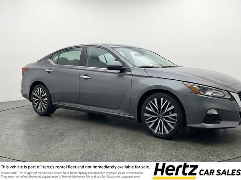 Used 2025 Nissan Altima 2.5 SV FWD image 1