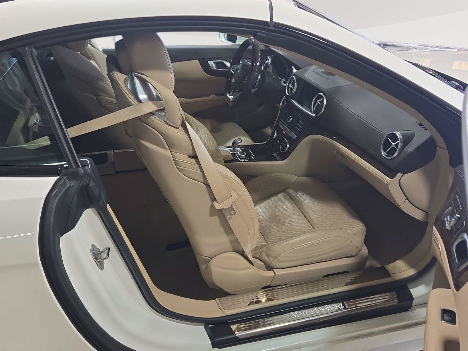 Used 2019 Mercedes-Benz SL 550 image 8