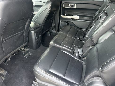 Used 2023 Ford Explorer XLT w/ Equipment Group 202A image 11