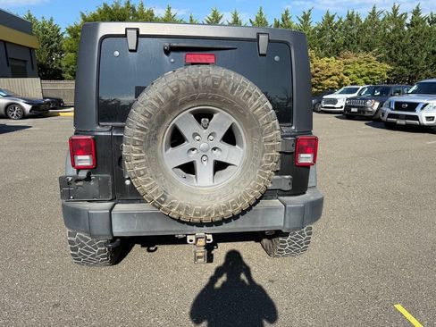 Used 2018 Jeep Wrangler Unlimited Sport S AWD/4WD image 6