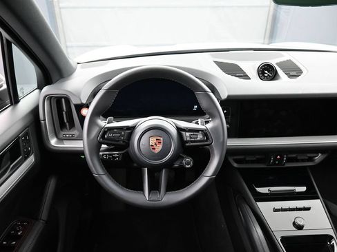 Certified 2026 Porsche Cayenne E-Hybrid AWD/4WD image 18