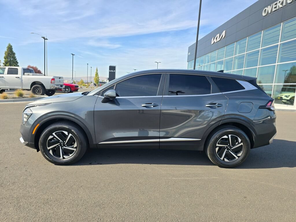 Used 2025 Kia Sportage LX AWD/4WD image 3