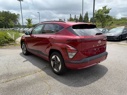 Used 2025 Hyundai Kona SEL FWD image 4