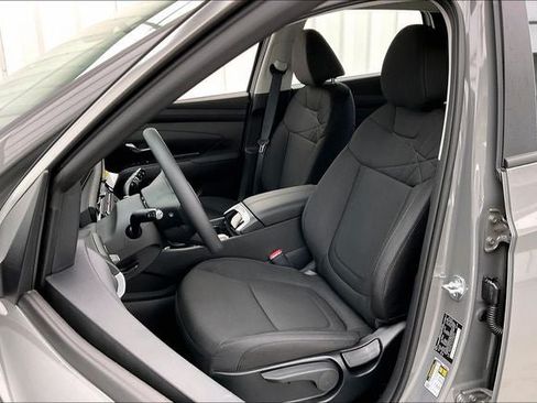 Used 2025 Hyundai Tucson SE AWD/4WD image 11